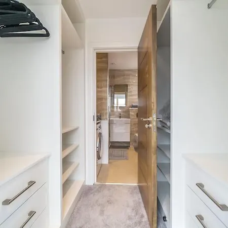 Amazing One Bedroom Penthouse In Wimbledon London Exterior photo