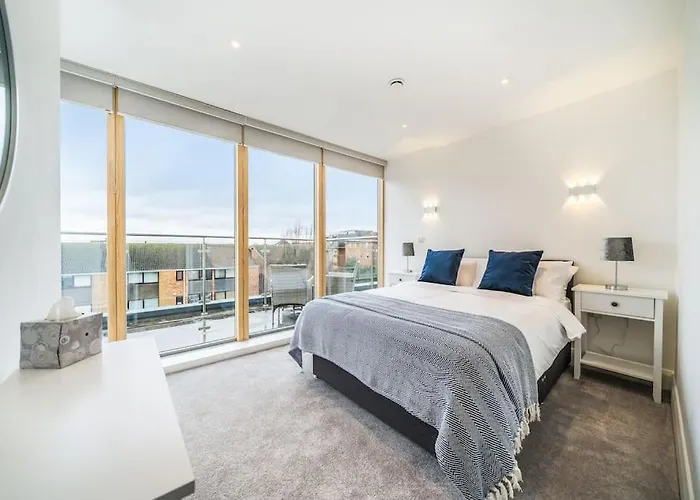 Amazing One Bedroom Penthouse In Wimbledon